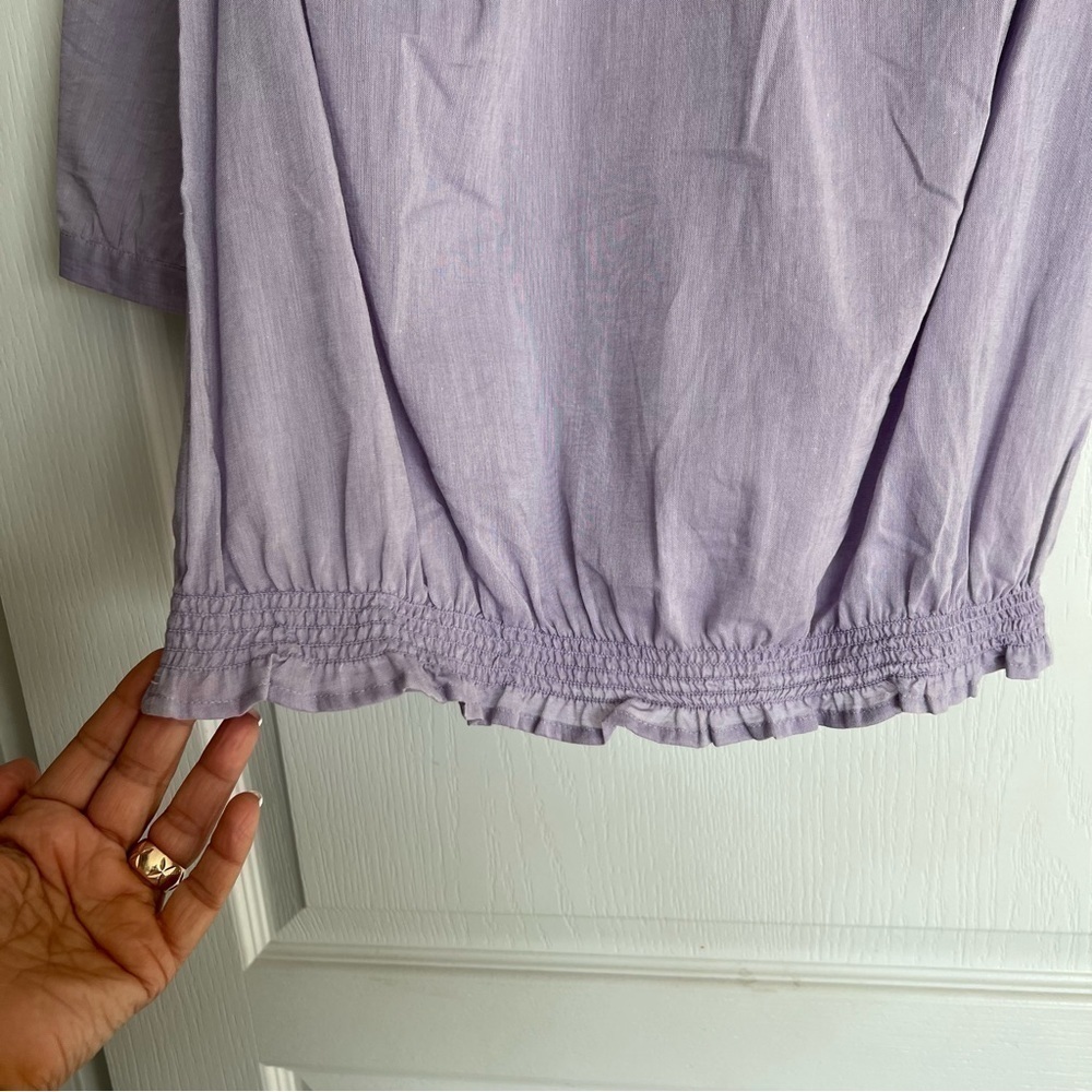 Chico’s Lavender Blouse With Lace Neck Detail & Elastic At Waist Size 0 (4) - Picture 4 of 8